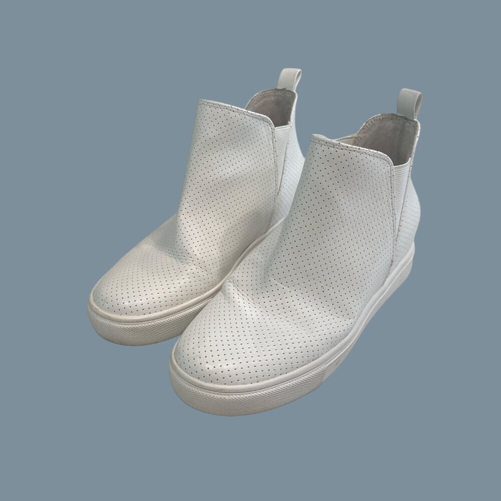Steve Madden Womens Kayden White Perforated Wedge Sneakers Size 7 Casual Leather